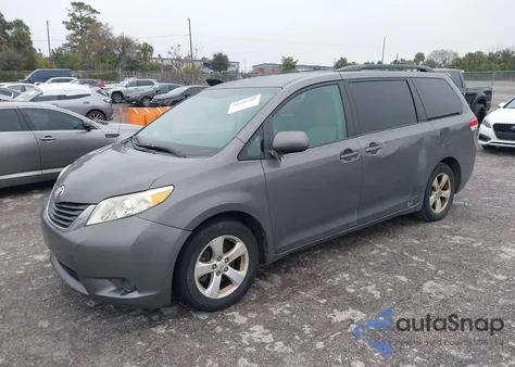2011 Toyota Sienna Le V6 from USA, damaged, VIN 5TDKK3DC9BS162721